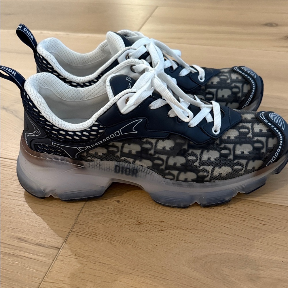 Dior woman’s Blue and White Patterned Sneakers - Picture 4 of 14